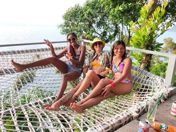 Lucky Sun Saracen Bay Hostel Koh Rong Sanloem Εξωτερικό φωτογραφία