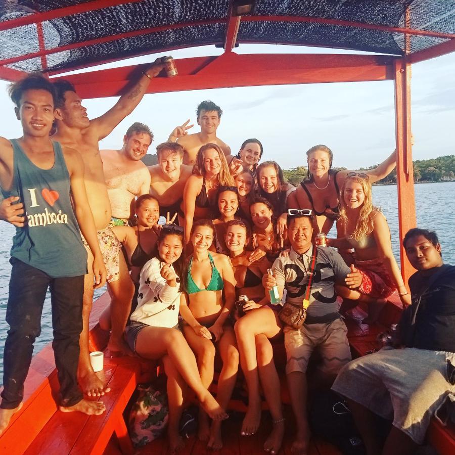 Lucky Sun Saracen Bay Hostel Koh Rong Sanloem Εξωτερικό φωτογραφία