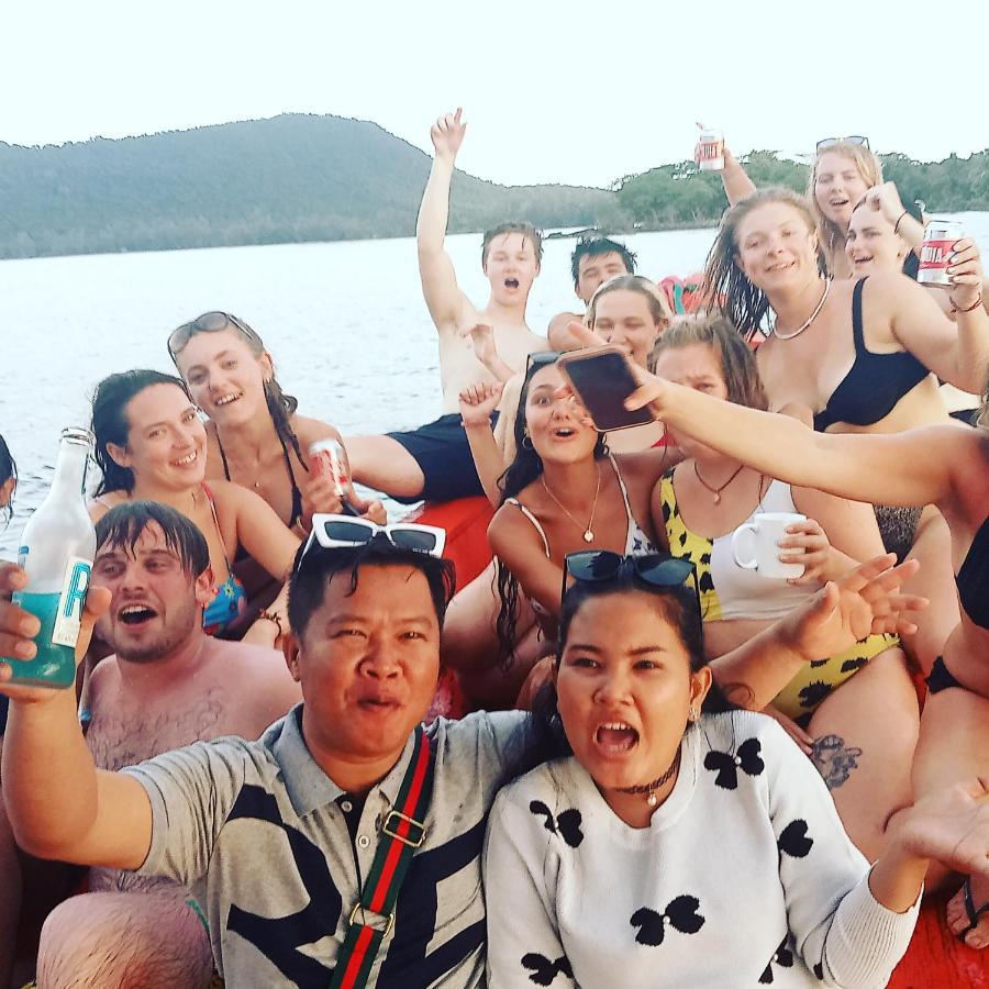 Lucky Sun Saracen Bay Hostel Koh Rong Sanloem Εξωτερικό φωτογραφία