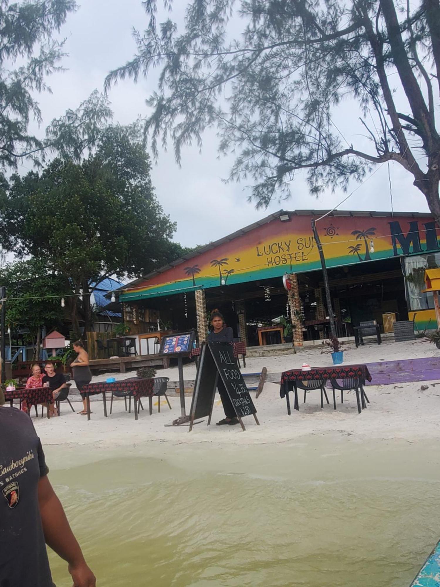 Lucky Sun Saracen Bay Hostel Koh Rong Sanloem Εξωτερικό φωτογραφία