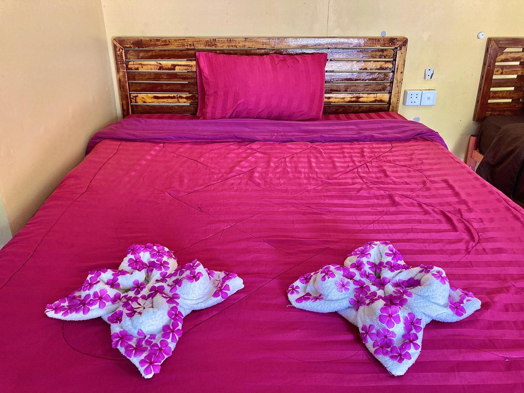 Lucky Sun Saracen Bay Hostel Koh Rong Sanloem Δωμάτιο φωτογραφία