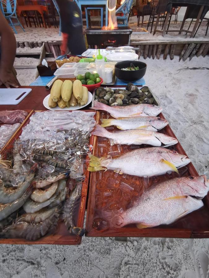 Lucky Sun Saracen Bay Hostel Koh Rong Sanloem Εξωτερικό φωτογραφία