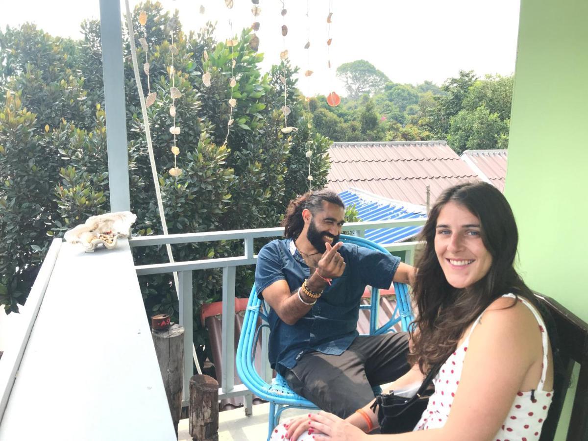 Lucky Sun Saracen Bay Hostel Koh Rong Sanloem Εξωτερικό φωτογραφία